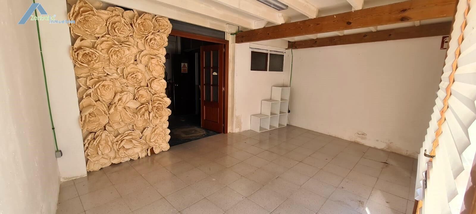 Amplio local en venta en Torrero