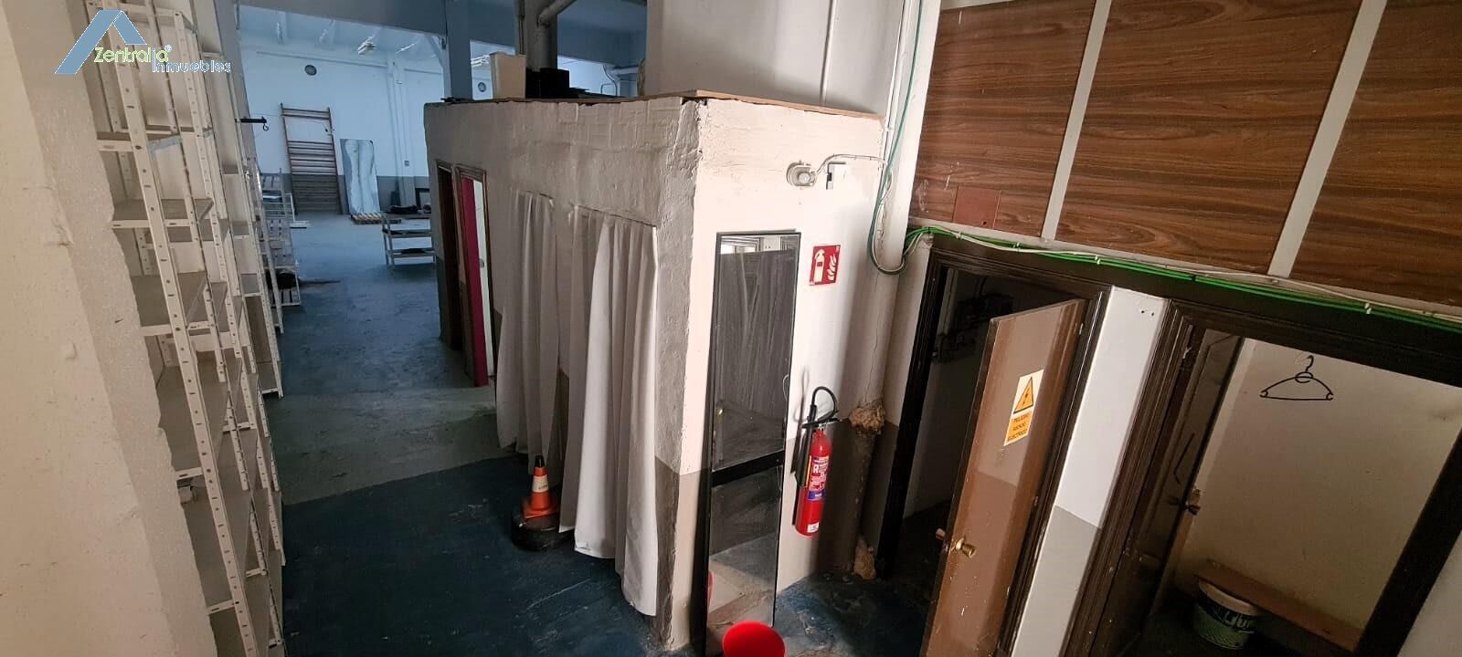 Amplio local en venta en Torrero