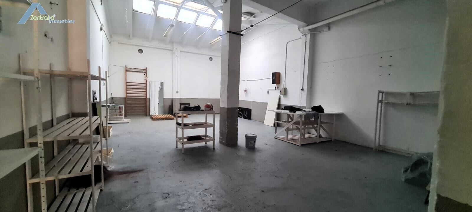 Amplio local en venta en Torrero