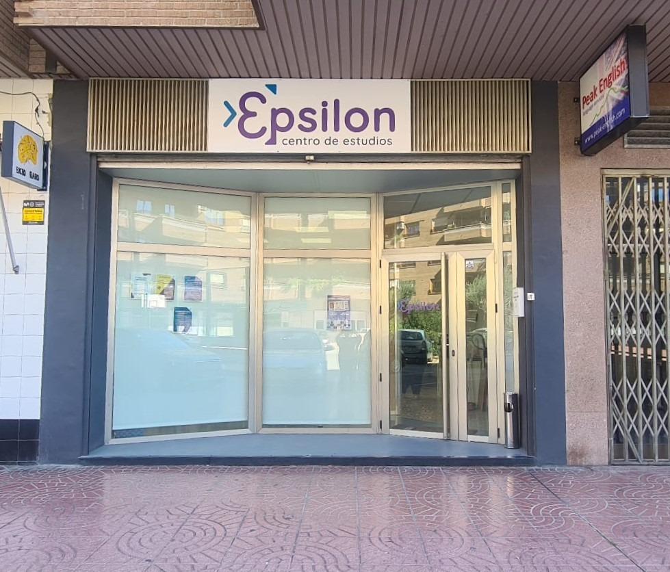 Se alquila oficina totalmente acondicionada en La Almozara