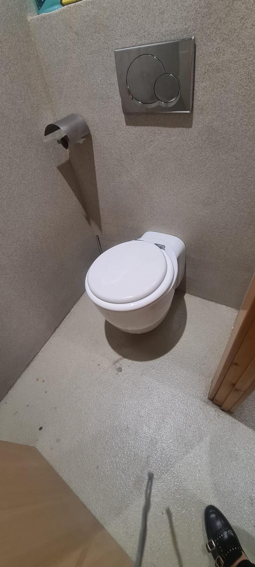 Se vende oficina totalmente acondicionada en La Almozara