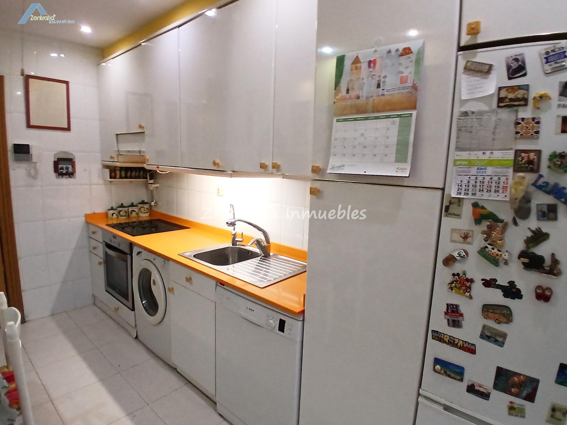 CENTRICA VIVIENDA DE 3 DORM + 2 BAÑOS con TERRAZA