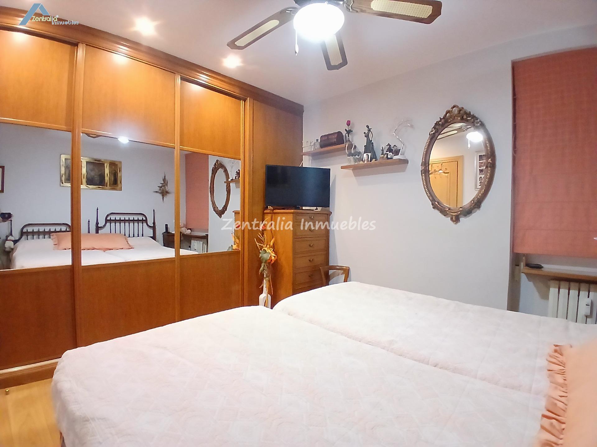 CENTRICA VIVIENDA DE 3 DORM + 2 BAÑOS con TERRAZA