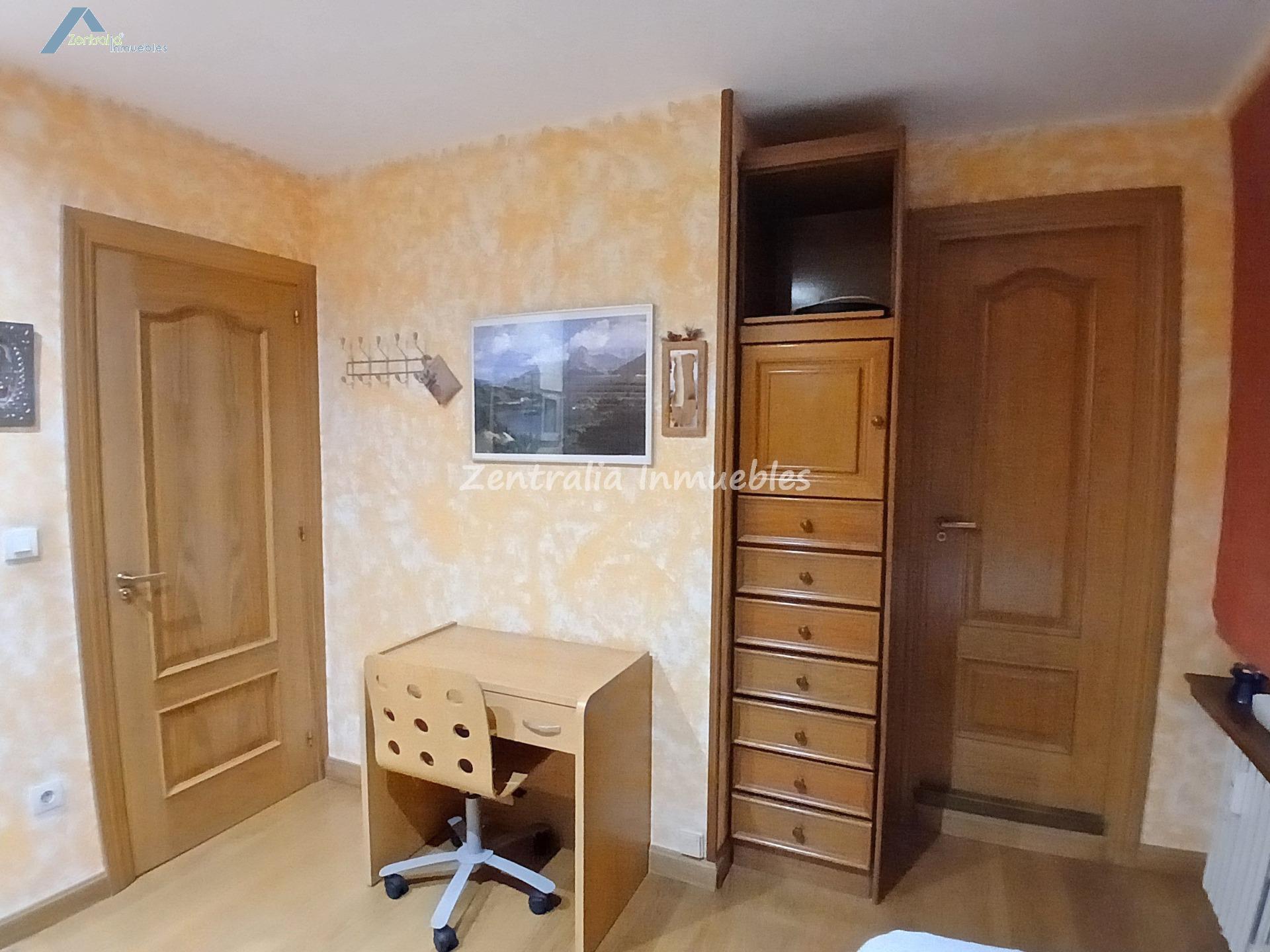 CENTRICA VIVIENDA DE 3 DORM + 2 BAÑOS con TERRAZA