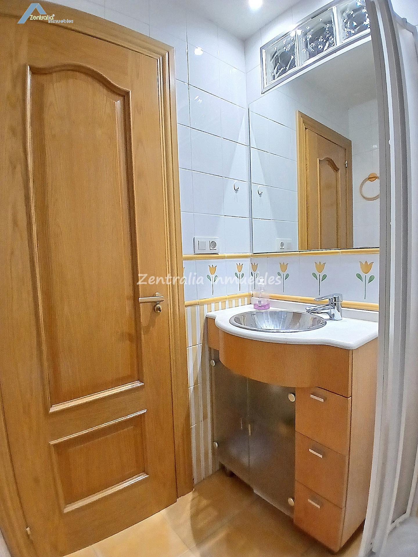 CENTRICA VIVIENDA DE 3 DORM + 2 BAÑOS con TERRAZA