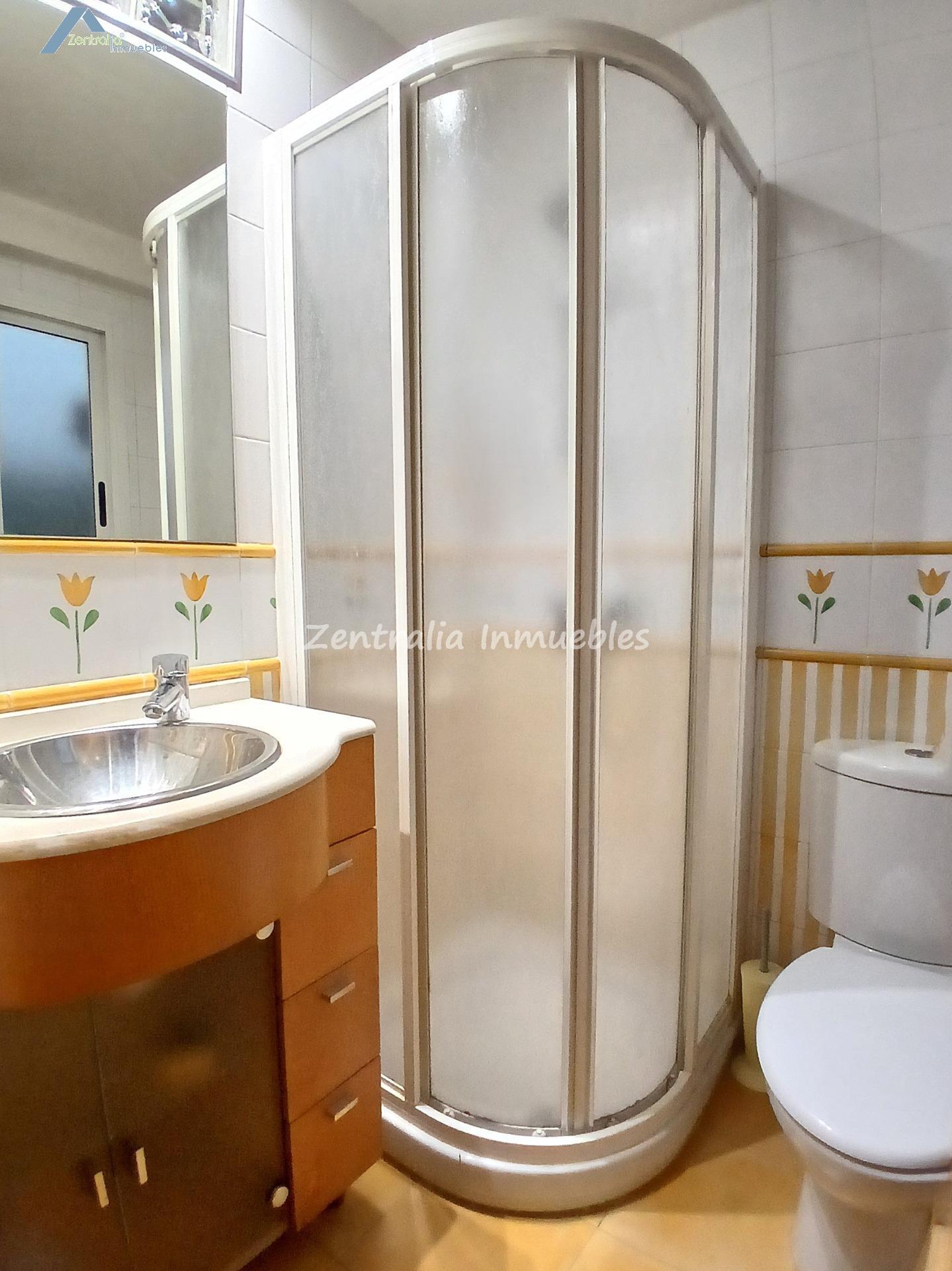 CENTRICA VIVIENDA DE 3 DORM + 2 BAÑOS con TERRAZA