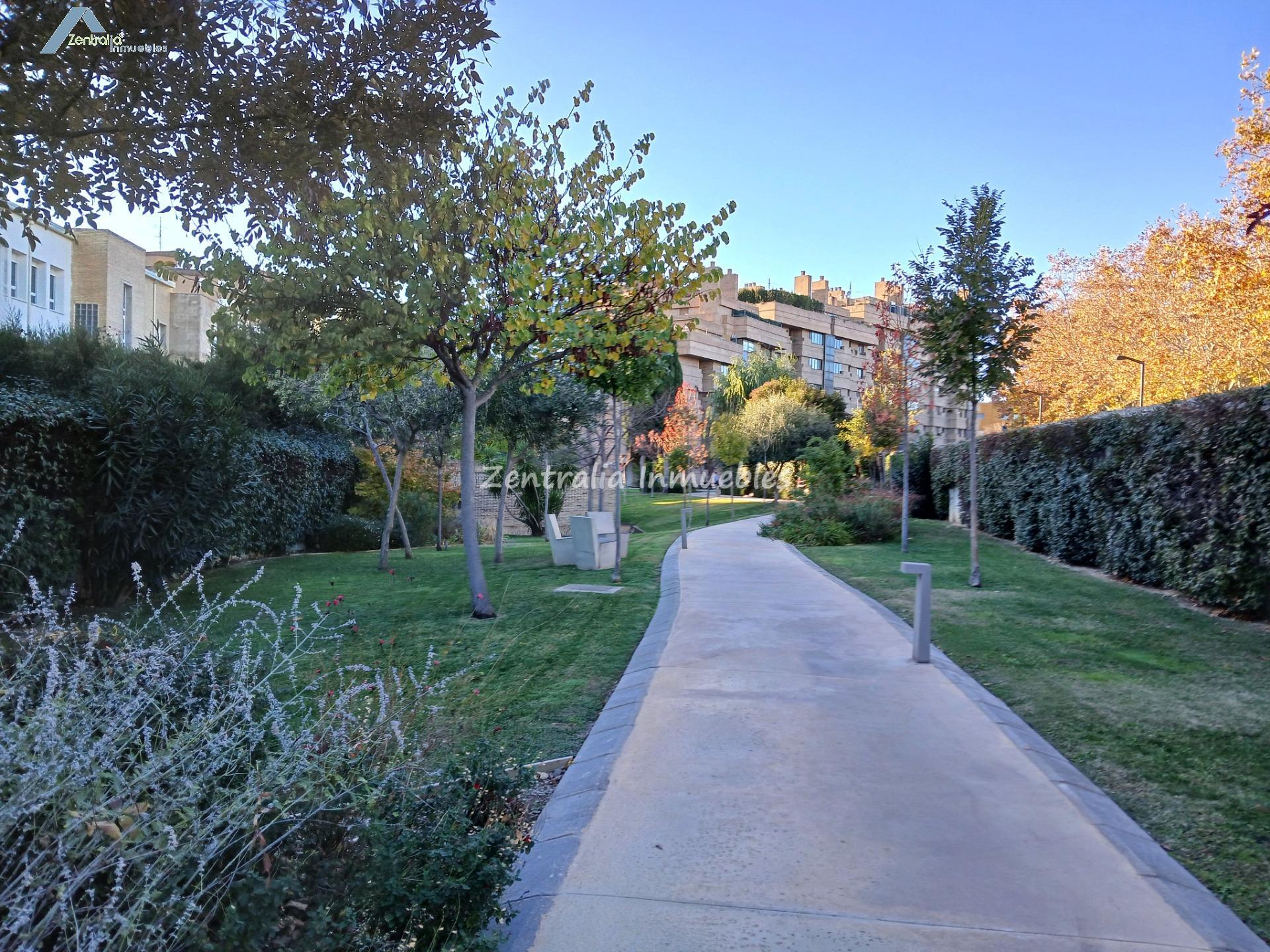 ATICO DÚPLEX, 2 PLAZAS GARAJE, 2 TRASTEROS Y AMPLIA TERRAZA