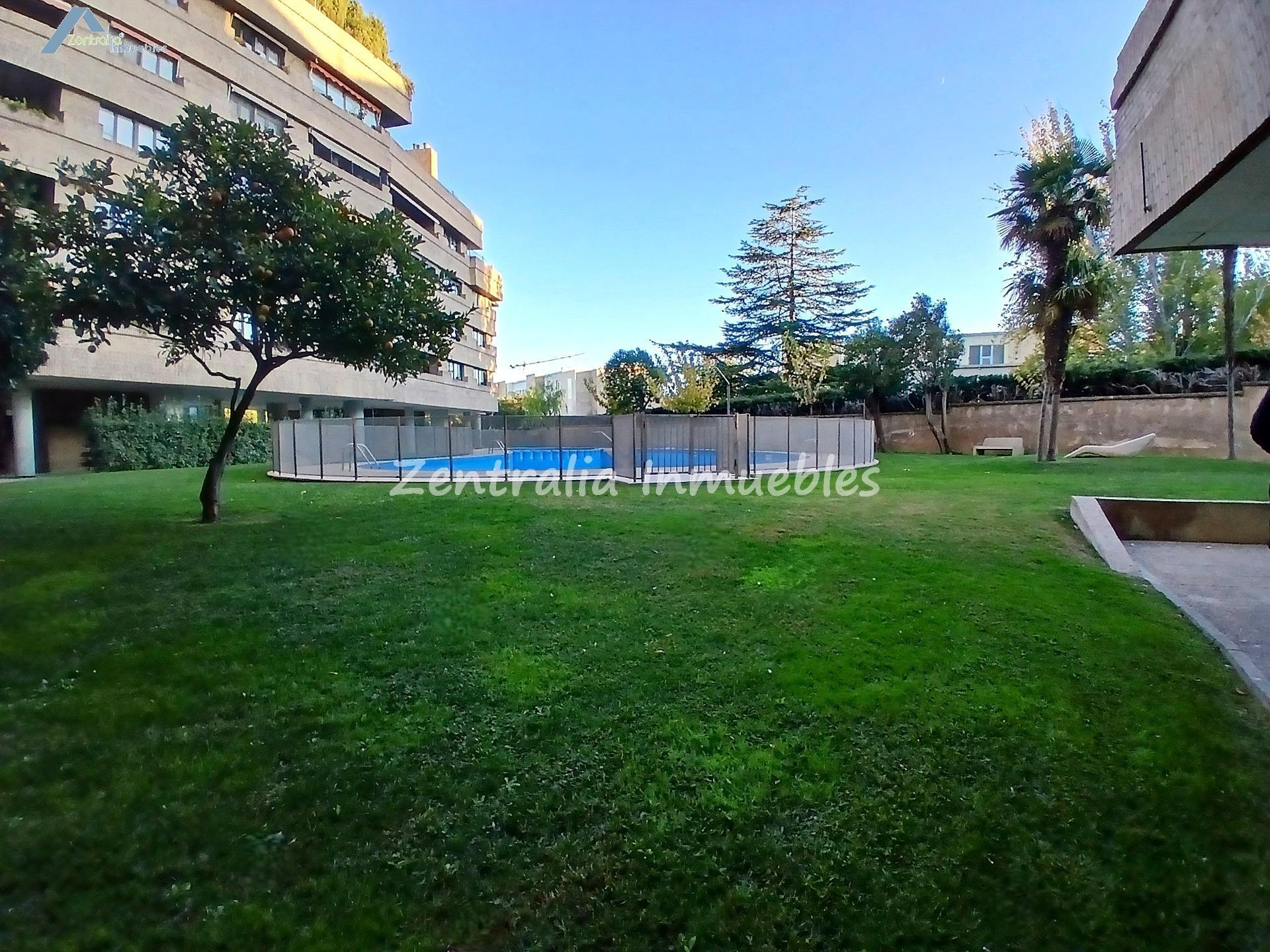 ATICO DÚPLEX, 2 PLAZAS GARAJE, 2 TRASTEROS Y AMPLIA TERRAZA