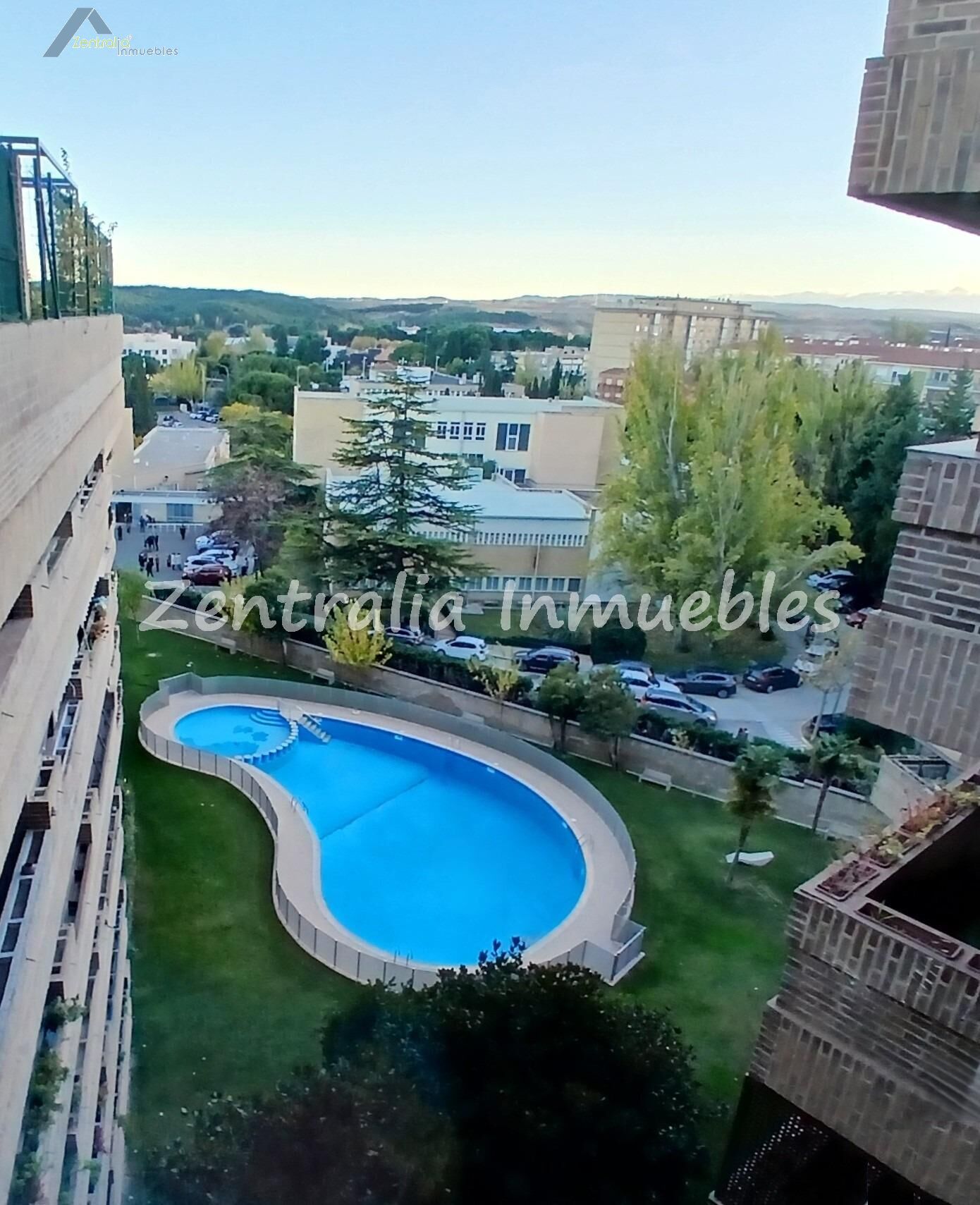 ATICO DÚPLEX, 2 PLAZAS GARAJE, 2 TRASTEROS Y AMPLIA TERRAZA