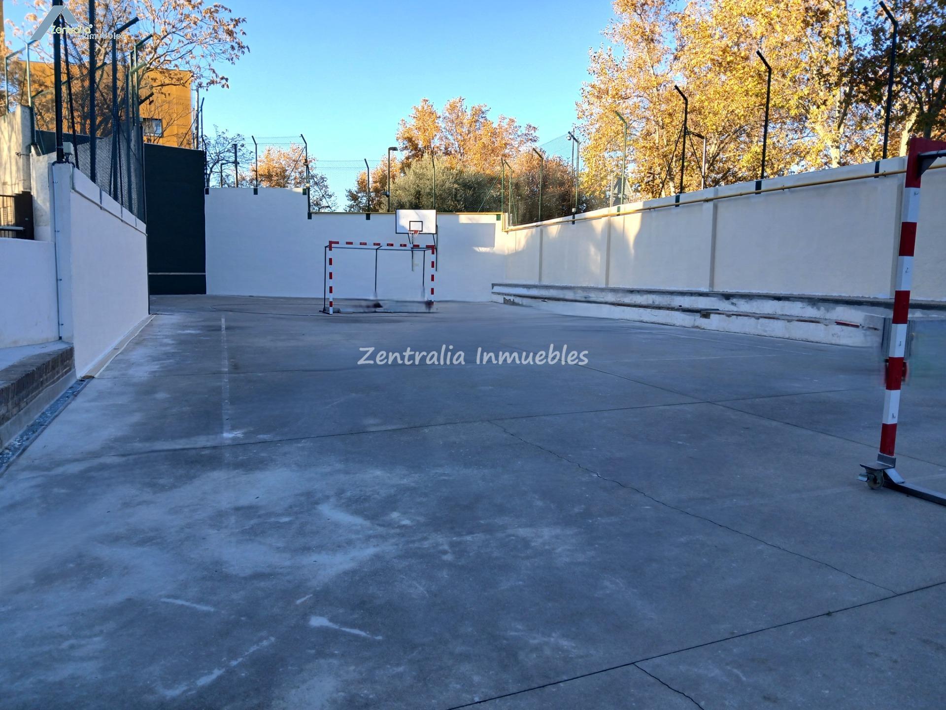 ATICO DÚPLEX, 2 PLAZAS GARAJE, 2 TRASTEROS Y AMPLIA TERRAZA