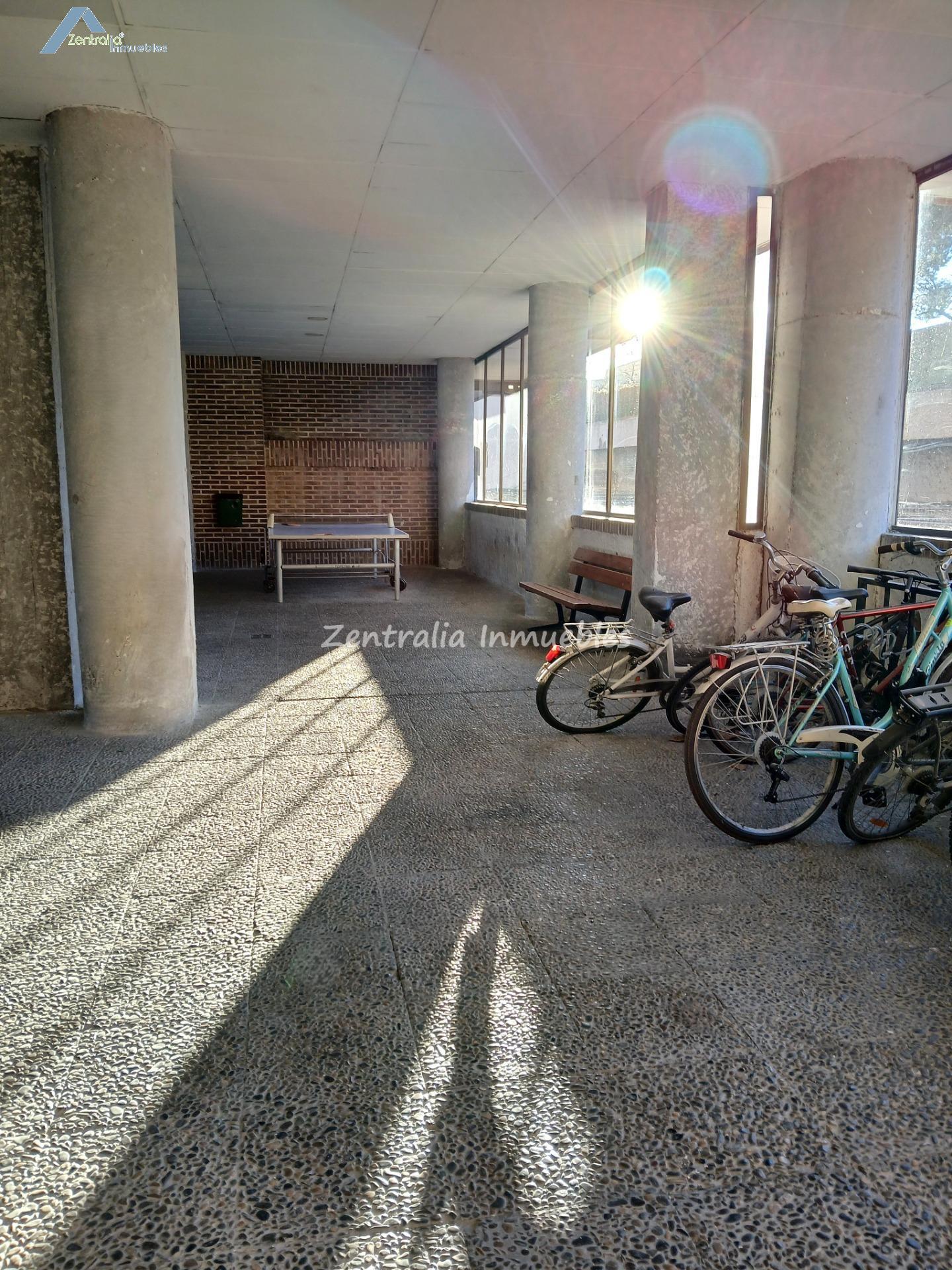 ATICO DÚPLEX, 2 PLAZAS GARAJE, 2 TRASTEROS Y AMPLIA TERRAZA