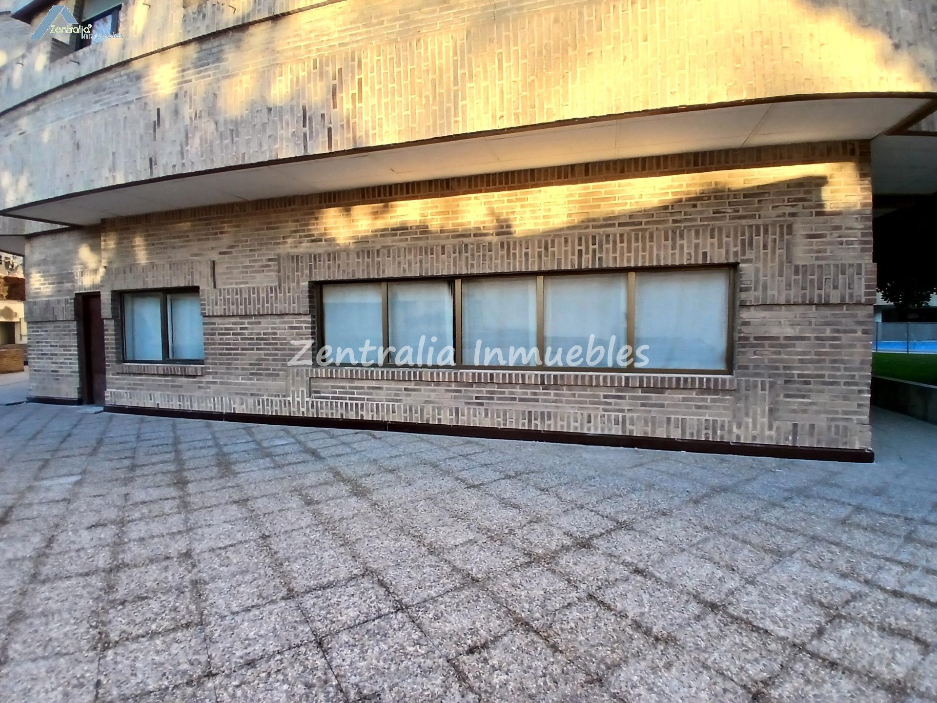 ATICO DÚPLEX, 2 PLAZAS GARAJE, 2 TRASTEROS Y AMPLIA TERRAZA