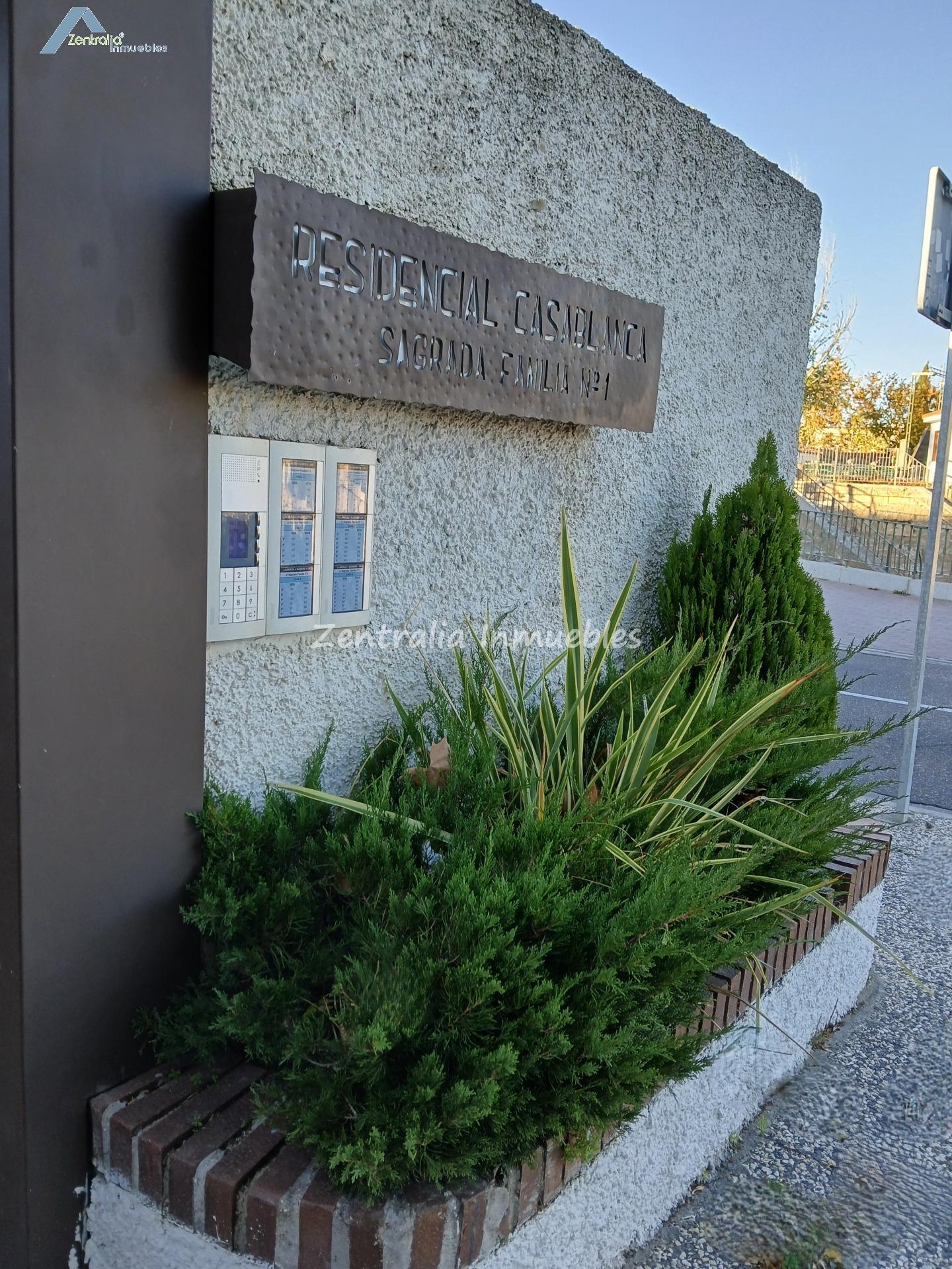 ATICO DÚPLEX, 2 PLAZAS GARAJE, 2 TRASTEROS Y AMPLIA TERRAZA